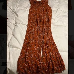 American Eagle size small womens jumper. Great condition. Super cute for fall!